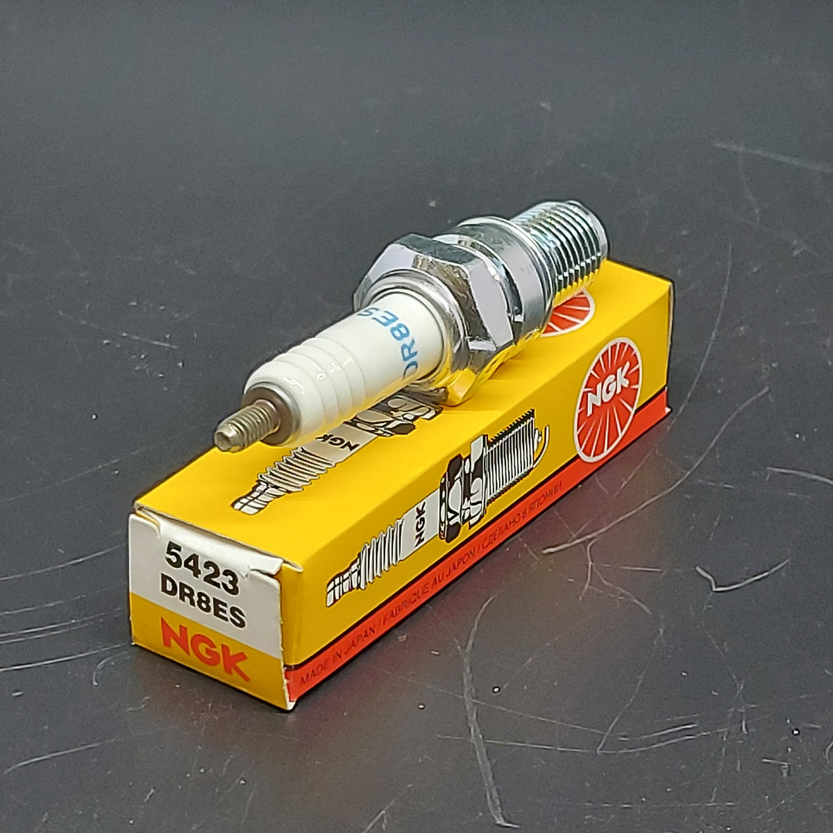 NGK DR8ES bougie | productfoto | NGK-DR8ES