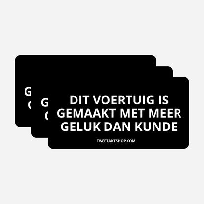 3x Dit voertuig is gemaakt met meer geluk dan kunde Bumperstickers – hoofdafbeelding van de set