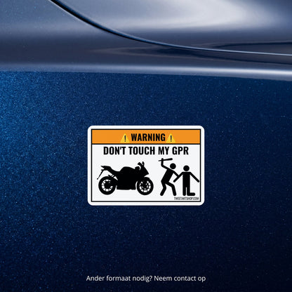 3x Don't Touch My Derbi GPR Stickers – detail van het ontwerp