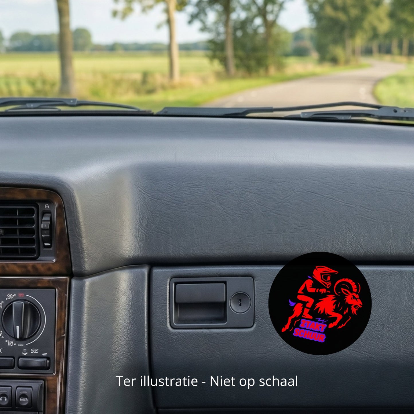 5x Zwarte 2TAKTSCHUUR-stickers met rood-paarse opdruk – formaatvoorbeeld