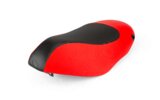 Zadel Str8 Piaggio Zip vanaf 2000 zwart/rood – productfoto