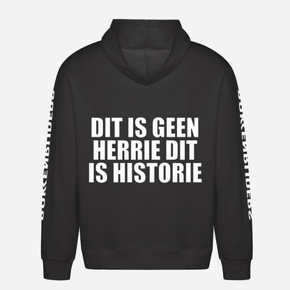 Dit Is Geen Herrie Dit Is Historie Hoodie – achterkant met grote rugprint