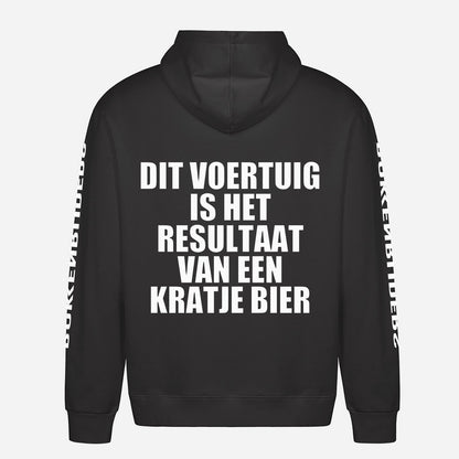 Dit Voertuig Is Het Resultaat Van Een Kratje Bier Hoodie – achterkant met grote rugprint