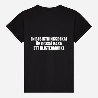 En besiktningsdekal är också bara ett klistermärke T-shirt