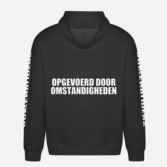 Opgevoerd Door Omstandigheden Hoodie – achterkant met grote rugprint