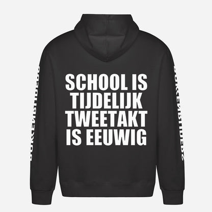 School Is Tijdelijk Tweetakt Is Eeuwig Hoodie – achterkant met grote rugprint
